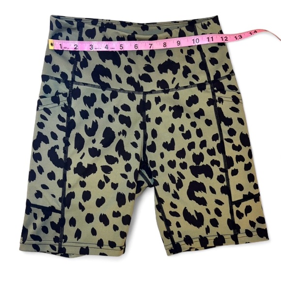 Nicole Miller Sport Small Green Leopard Print Biker Shorts Athleisure Active Gym - Picture 4 of 5